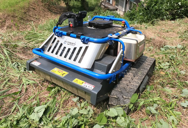 リモコン式草刈ハンマーナイフモア X-FLAIL